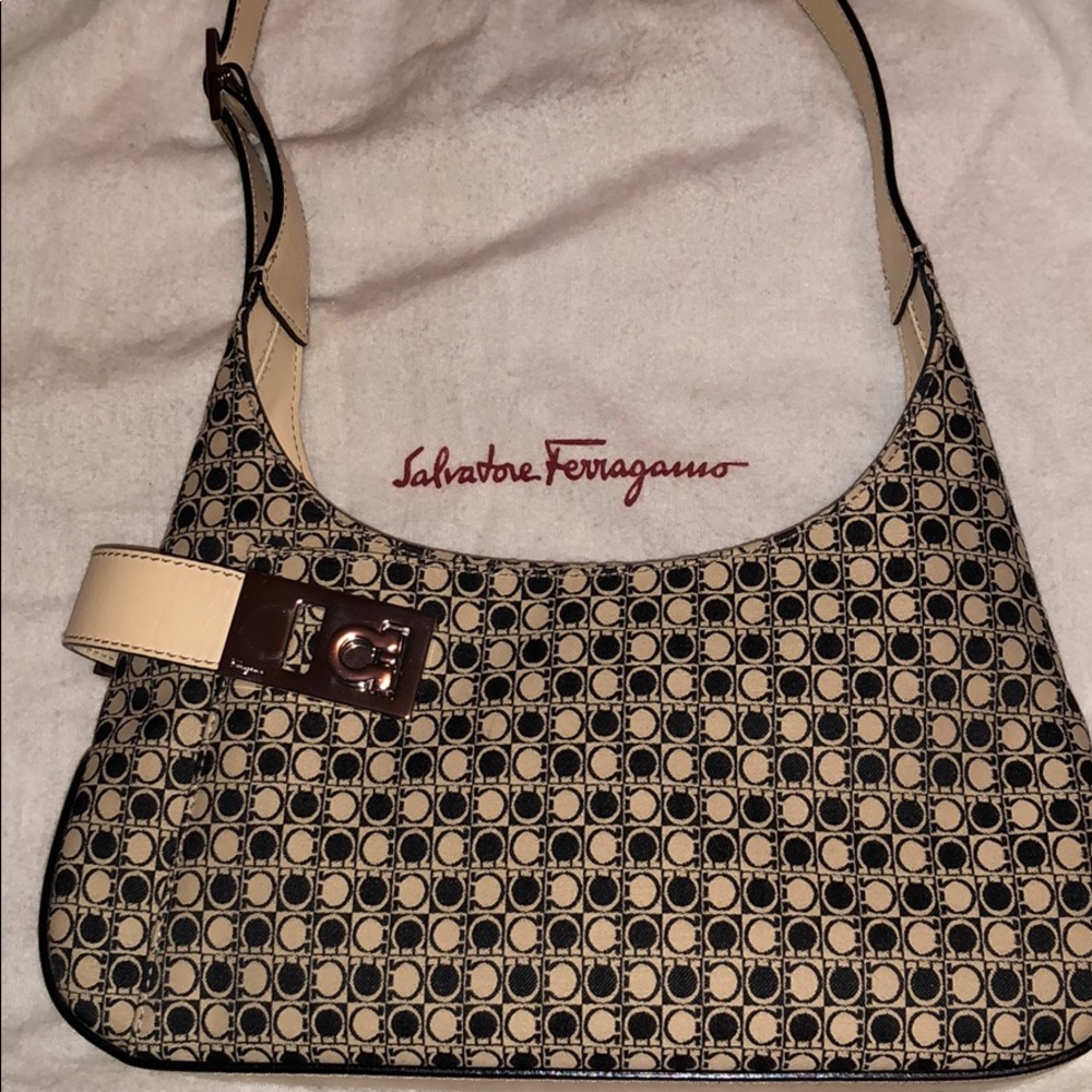 Vintage Salvatore Ferragamo shoulder bag